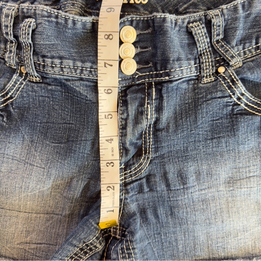 Short & Sexy Series Sophia cuffed embroidered Jean shorts size 14 - Picture 3 of 11